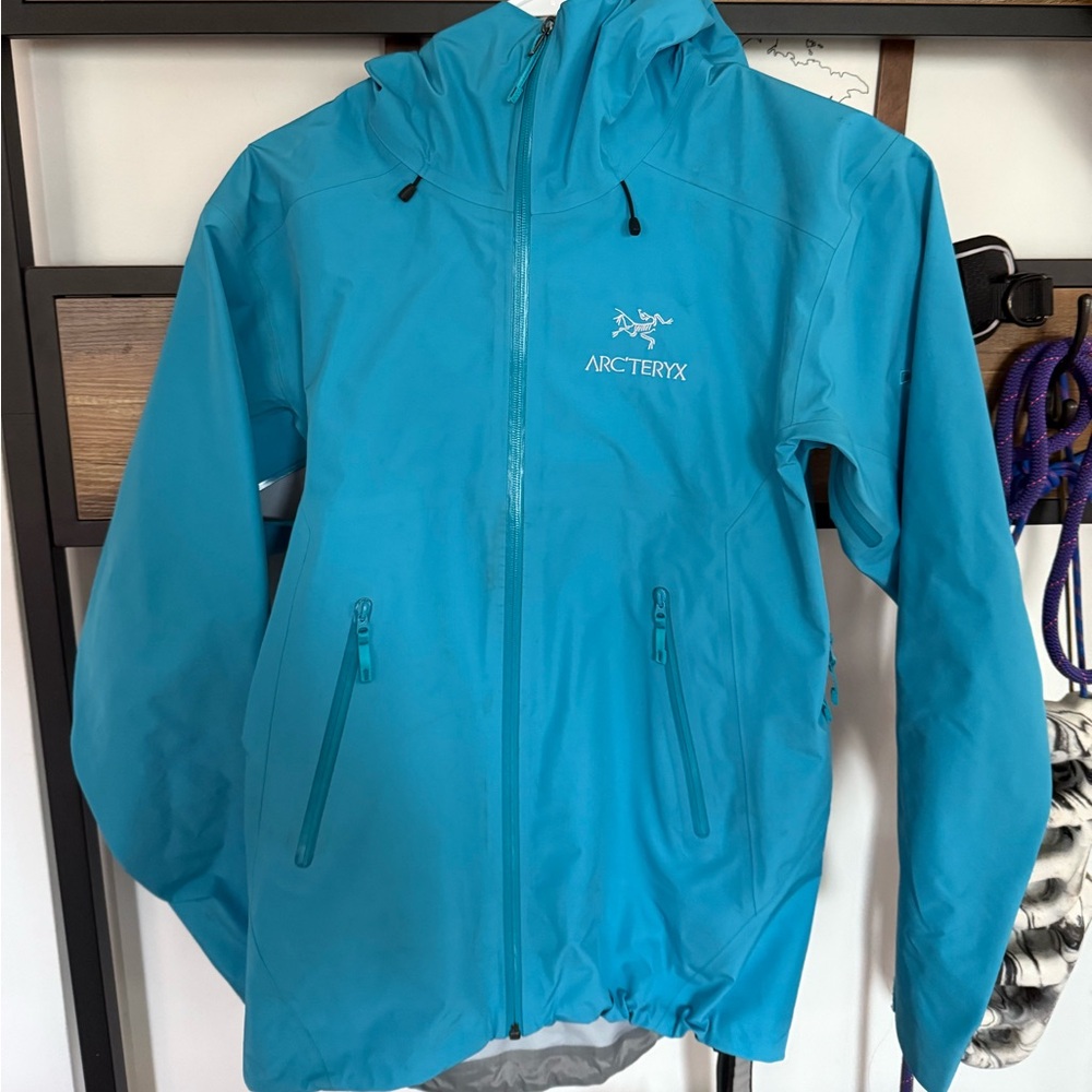 Men Arc’teryx XS beta LT teal